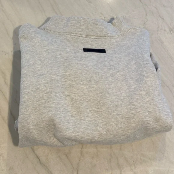 ESSENTIALS Fear Of God Men’s pullover sweatshirt - Picture 2 of 5